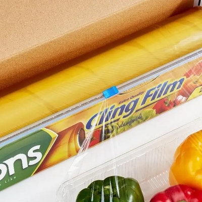 El PVC antiestático de la categoría alimenticia del abrigo de plástico transparente abonable se aferra abrigo con el cortador