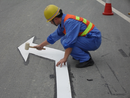 Cinta de marcado concreta amonestadora pre formada del pavimento del camino de la marca de la flecha temporal de la cinta